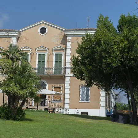 Tenuta Colle Sereno Bed & Breakfast 3*