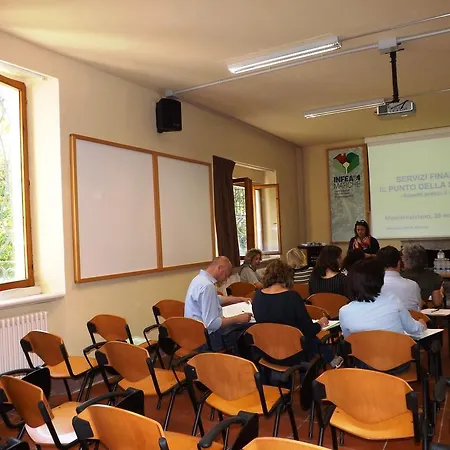 Alojamento de Acomodação e Pequeno-almoço Tenuta Colle Sereno 3*